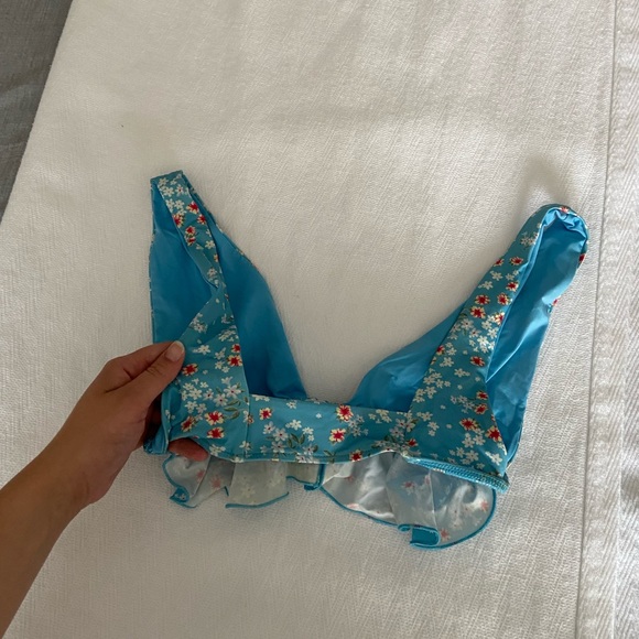 Frankie’s bikini set - Picture 5 of 8